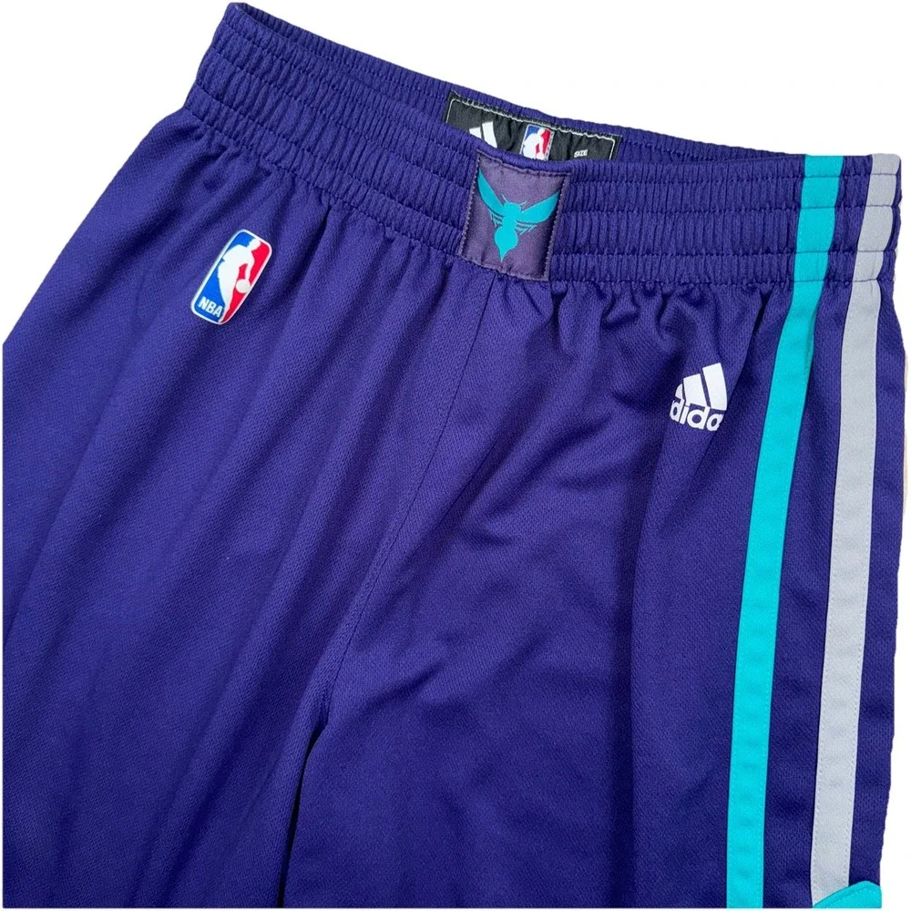 Adidas‎ Charlotte Hornets NBA Mens Medium Purple Basketball Shorts Mesh Striped